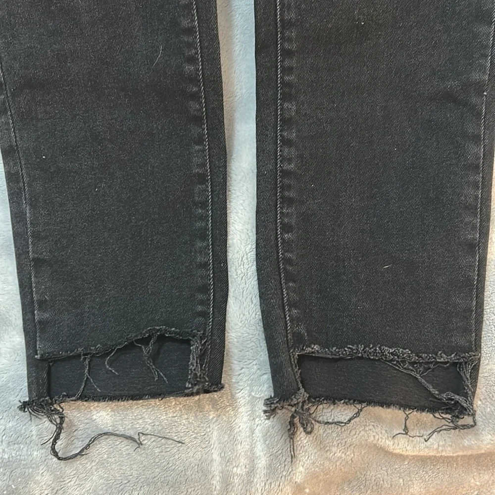 ZARA skinny jeans size 6 black raw hem inseam 8 inches
